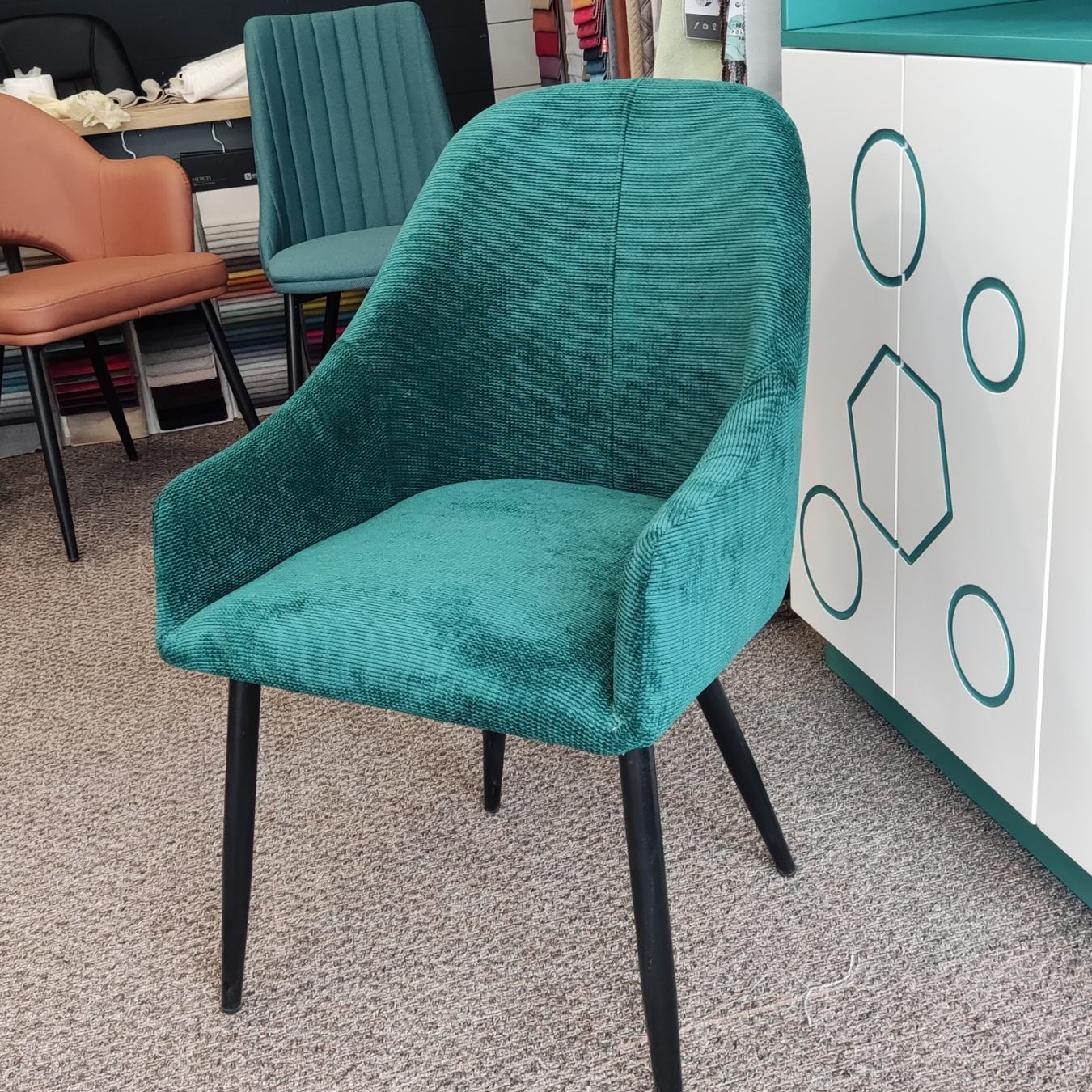 Wirth Chair — smaragdno zelena