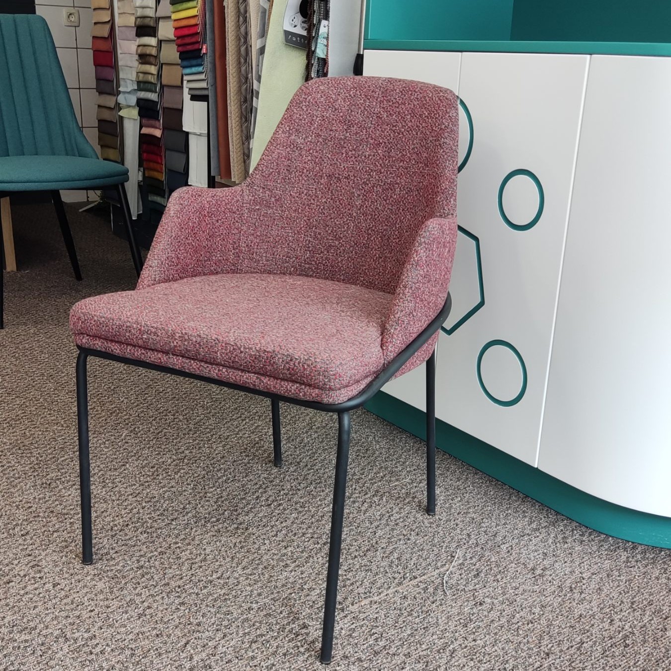 Wirth Chair — stara roza boucle