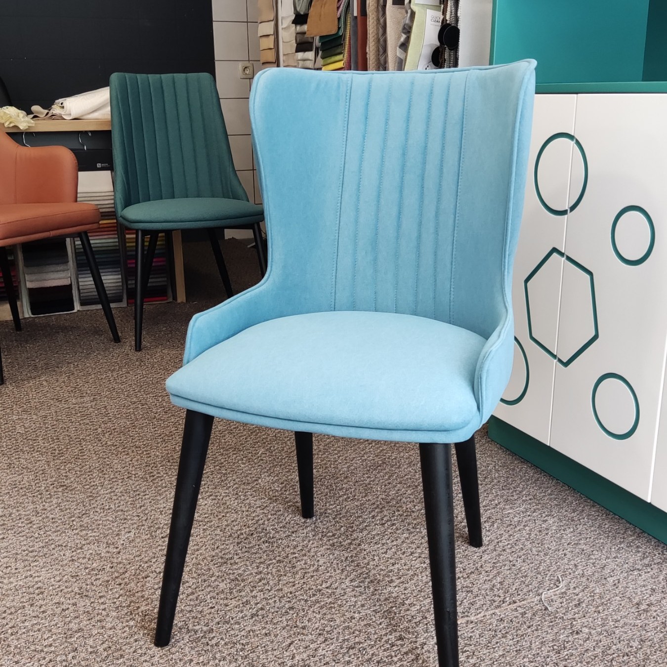 Wirth Chair — nebo plava