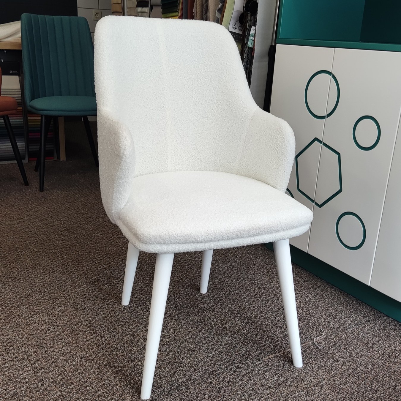 Wirth Chair — bijeli boucle